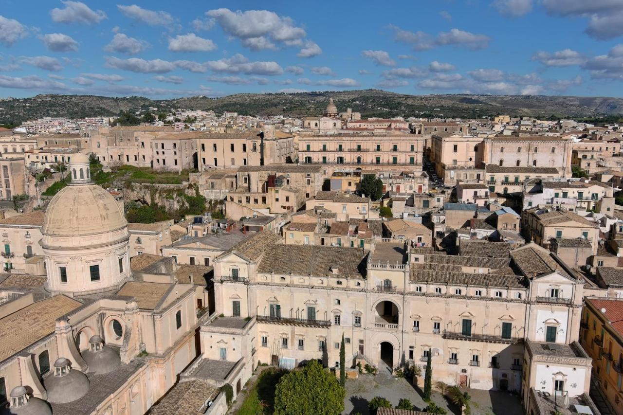 Hotel Palazzo Trigona Dependance Noto Exterior foto
