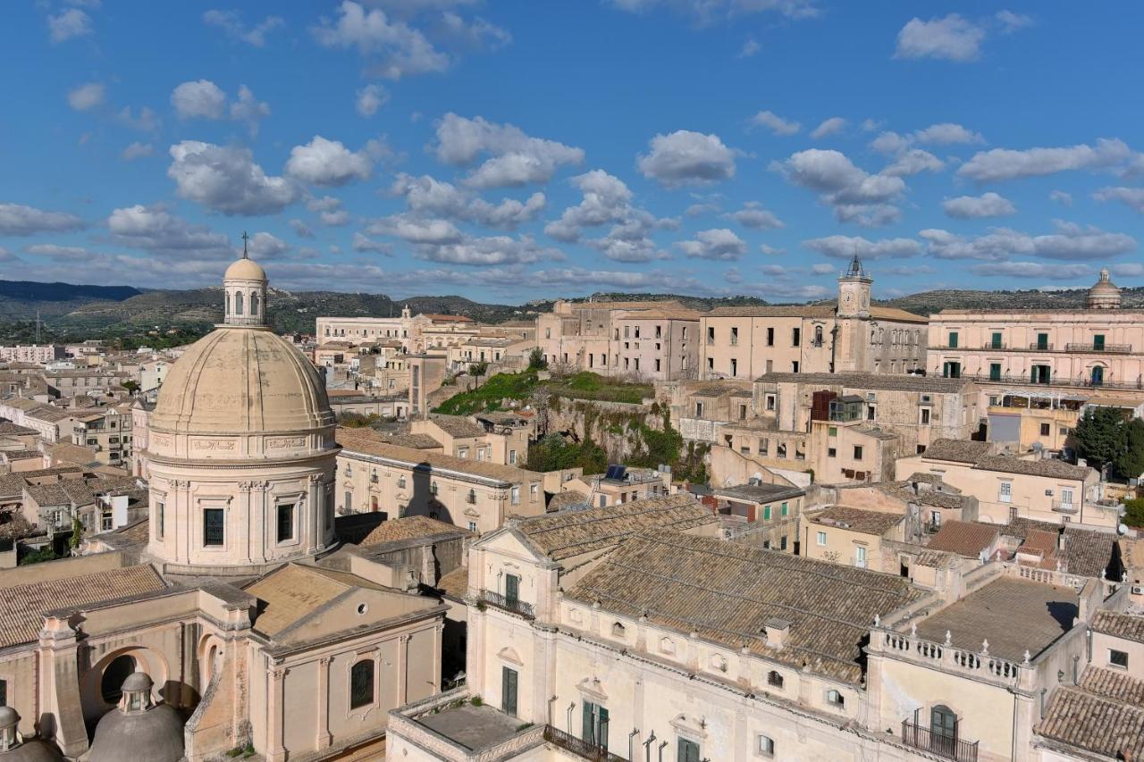Hotel Palazzo Trigona Dependance Noto Exterior foto