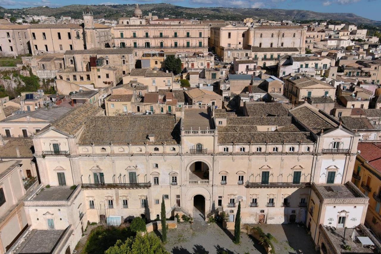 Hotel Palazzo Trigona Dependance Noto Exterior foto