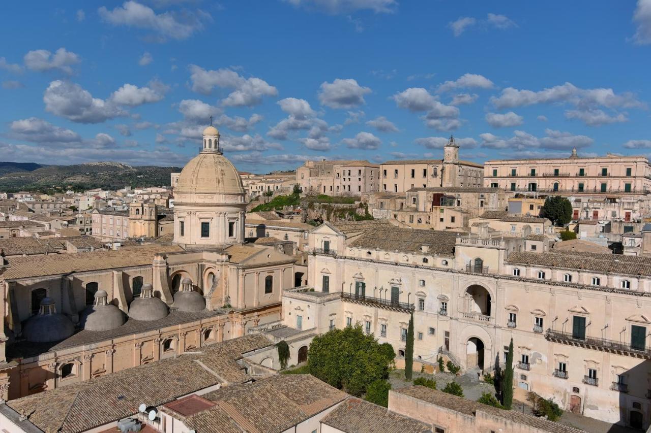 Hotel Palazzo Trigona Dependance Noto Exterior foto