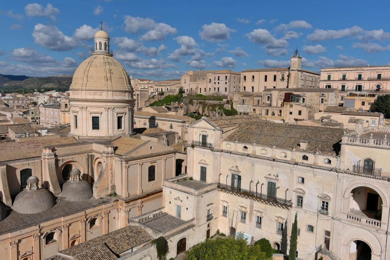 Hotel Palazzo Trigona Dependance Noto Exterior foto
