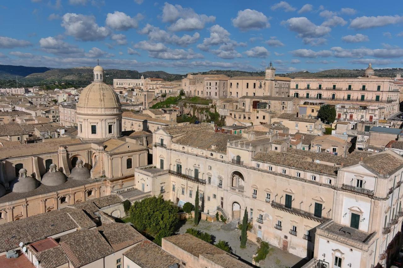 Hotel Palazzo Trigona Dependance Noto Exterior foto
